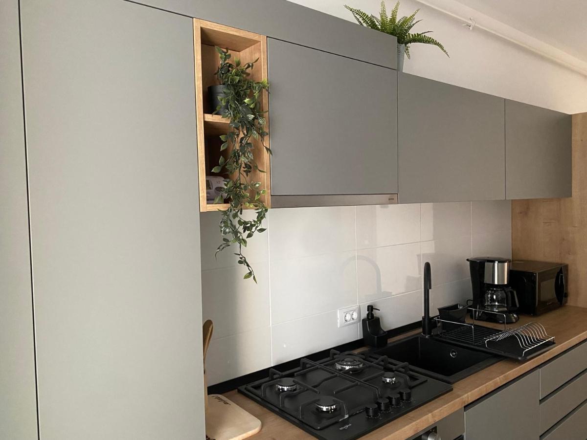Deea H24 Apartment Risnov Bagian luar foto